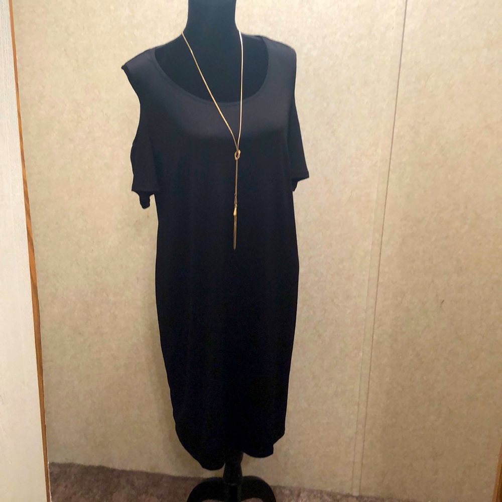 Women’s black dress, size 2x, short, shoulder off